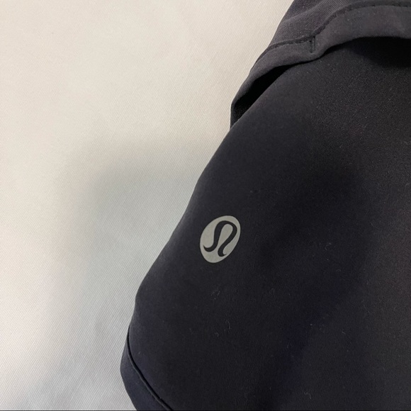 LULU LEMON Shorts - Picture 5 of 5